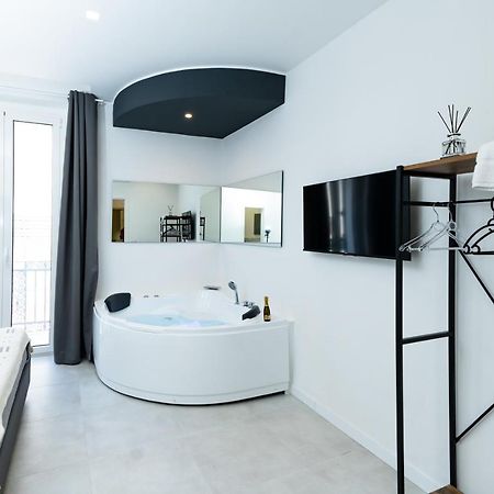 Pane E Pomodoro Bed & Breakfast บารี ภายนอก รูปภาพ