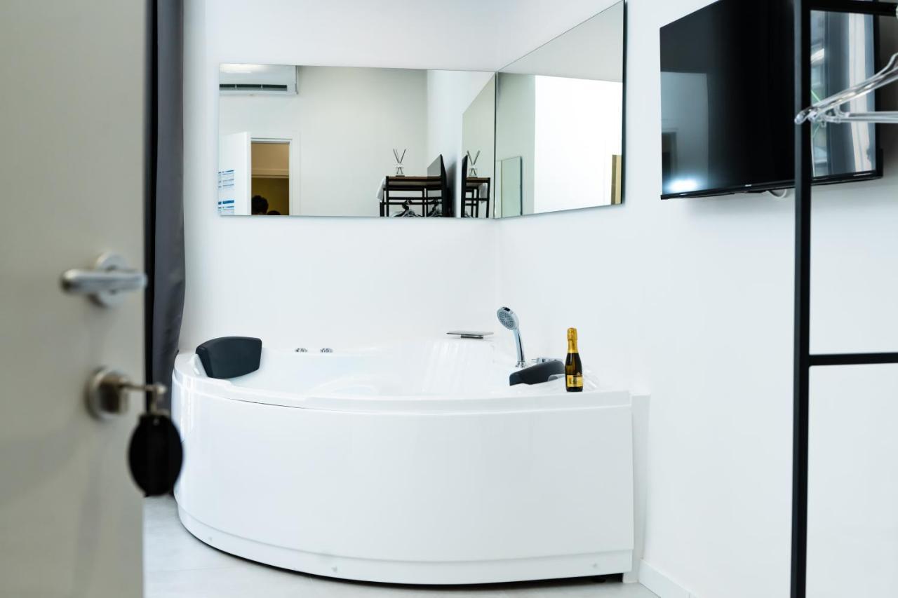 Pane E Pomodoro Bed & Breakfast บารี ภายนอก รูปภาพ